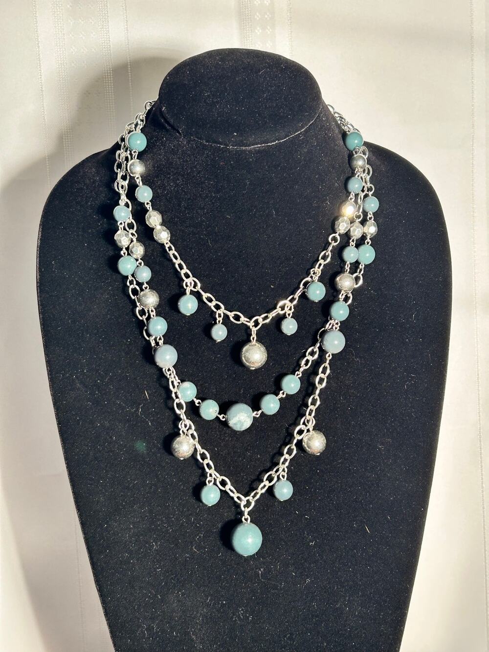Green Pearlescent Bead Layered Silver Tone Chain Necklace 3 Tiered Statement